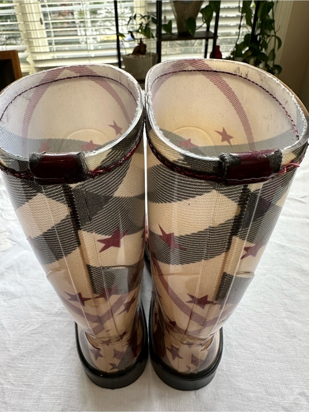 Burberry Maroon and Cream House Check and Star-Print Rain Boots - Picture 4 of 7